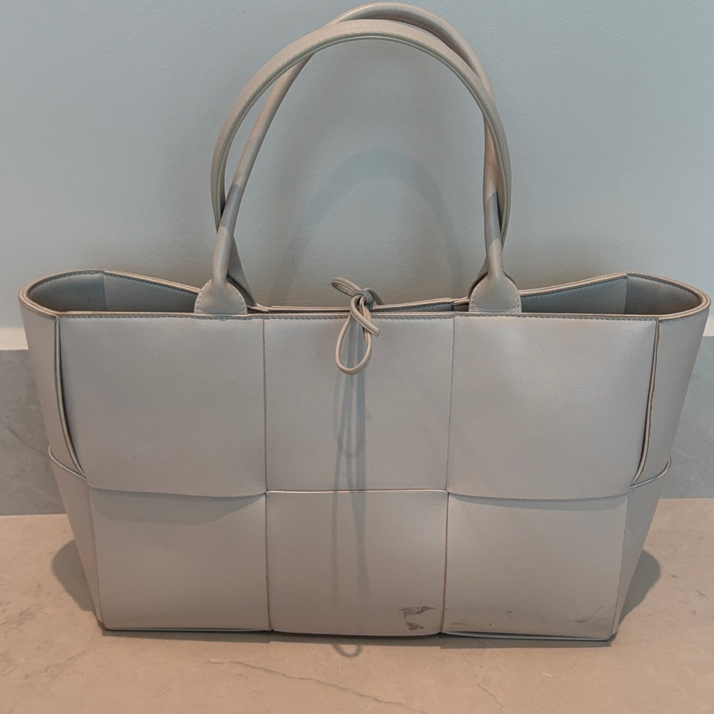 Everyday White Women's Tote Bag